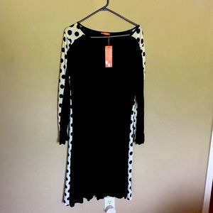 Casual and comfortable dress.  Light weight and adorable.